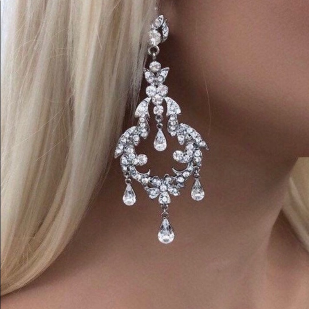 NWT Teardrop Stud Earrings